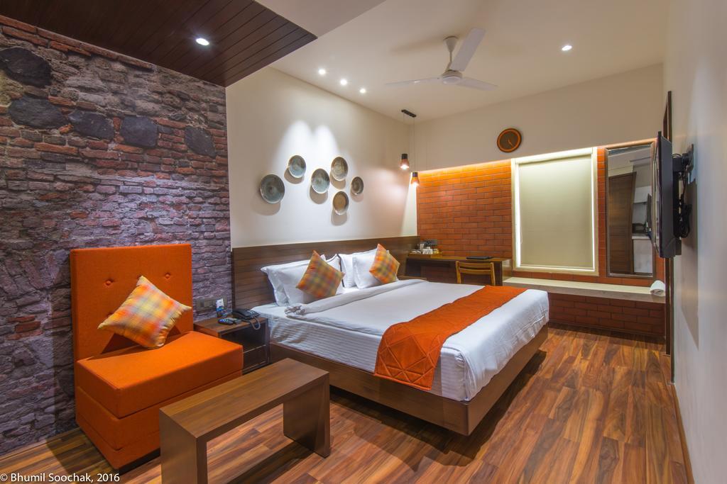 The Elements Hotel Rajkot Luaran gambar