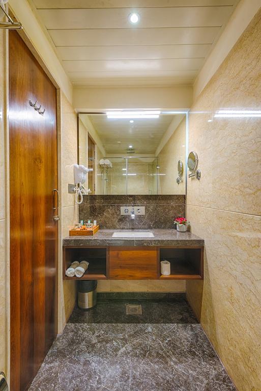 The Elements Hotel Rajkot Bilik gambar