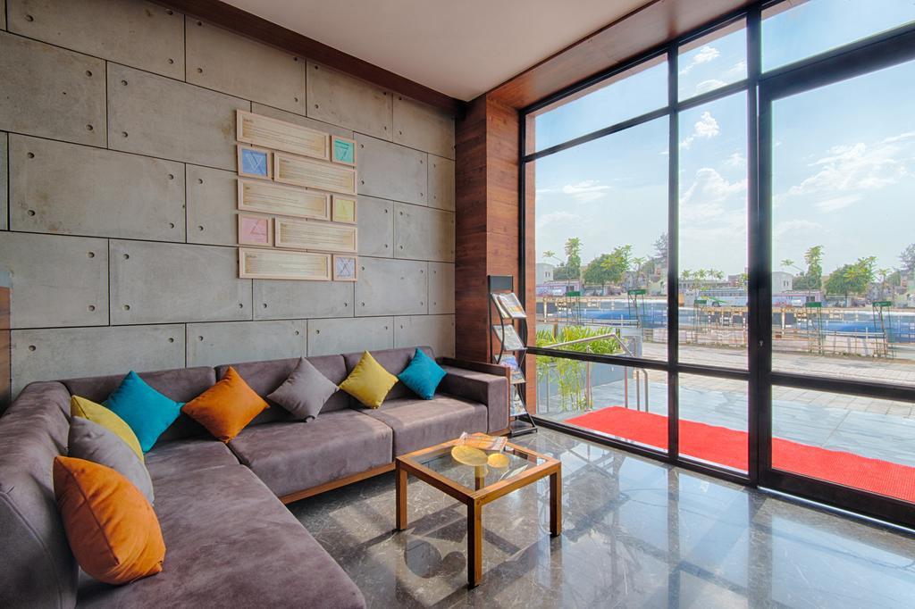 The Elements Hotel Rajkot Luaran gambar